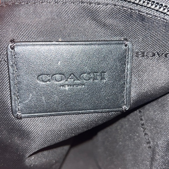 New coach bag worn for 2 months still in good condition everything still there - Picture 5 of 5